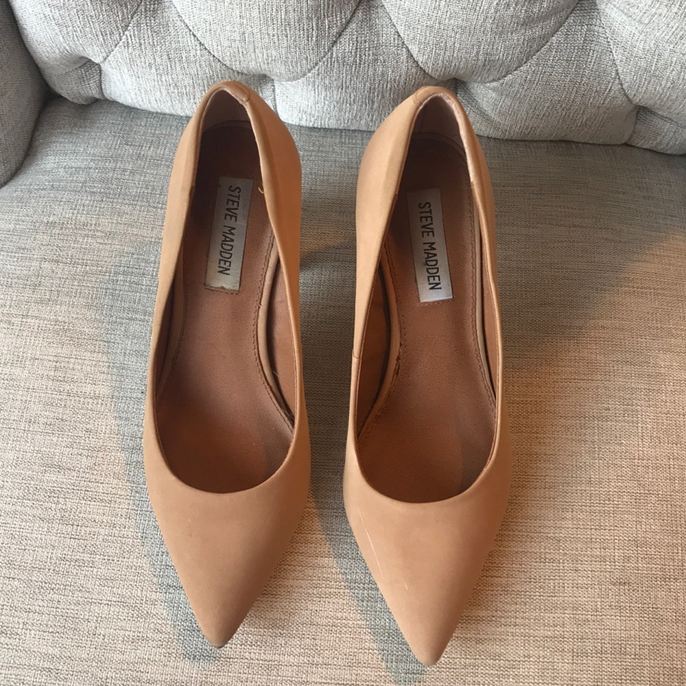 Steve Madden Nude Suede Pumps